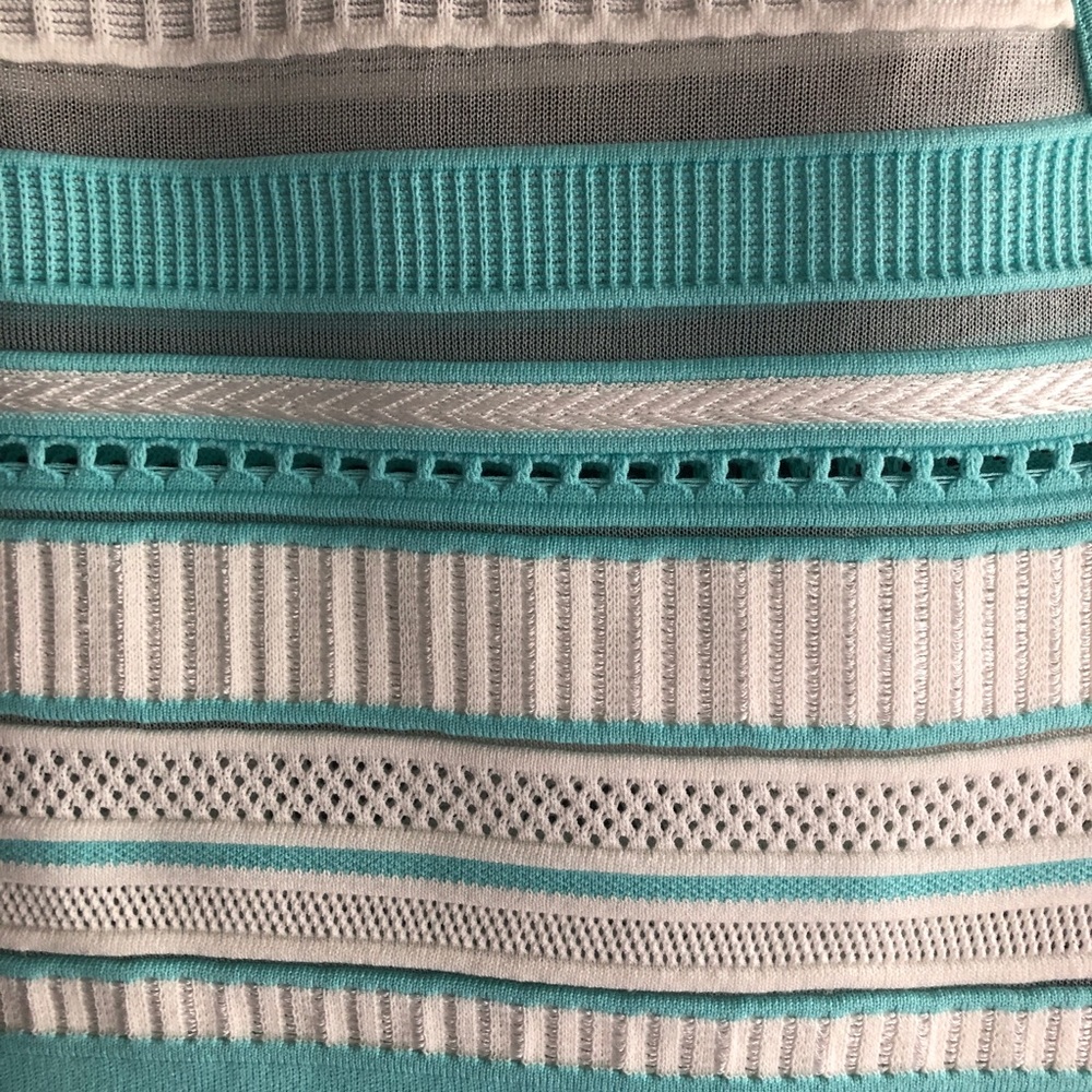 RVN Cropped Top - Picture 3 of 4